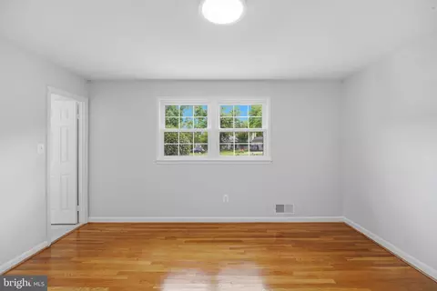 Bedroom - 6922 Sydenstricker Rd, Springfield, VA 22152 photo 1 of 7