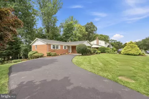 Exterior - 6922 Sydenstricker Rd, Springfield, VA 22152 photo 3 of 13