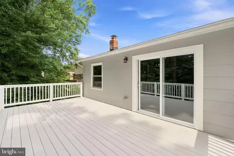 Exterior - 6922 Sydenstricker Rd, Springfield, VA 22152 photo 5 of 13