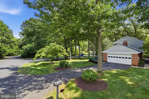 Exterior - 10811 Midsummer Dr, Reston, VA 20191 photo 6 of 6