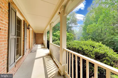 Exterior - 6228 Garden Rd, Springfield, VA 22152 photo 4 of 7