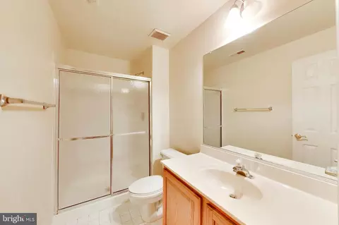Bath - 6228 Garden Rd, Springfield, VA 22152 photo 4 of 4