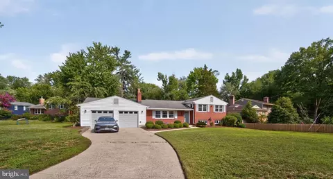 1915 Shannon Ct, Alexandria, VA 22306