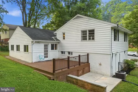 Exterior - 7526 June St, Springfield, VA 22150 photo 6 of 9