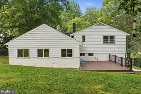 Exterior - 7526 June St, Springfield, VA 22150 photo 5 of 9