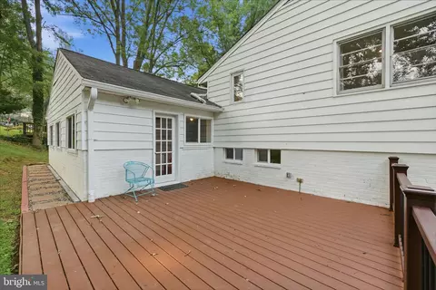 Exterior - 7526 June St, Springfield, VA 22150 photo 7 of 9