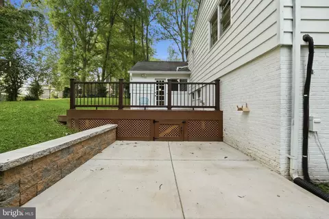 Exterior - 7526 June St, Springfield, VA 22150 photo 8 of 9