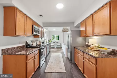 Entry Way - 7526 June St, Springfield, VA 22150 photo 2 of 2