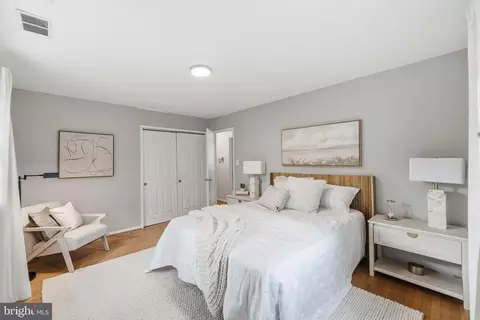 Bedroom - 7526 June St, Springfield, VA 22150 photo 2 of 3