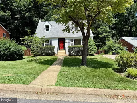 6506 Oakwood Dr, Falls Church, VA 22041