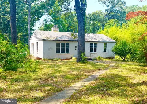 1208 Shenandoah Rd, Alexandria, VA 22308