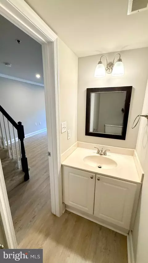 Bath - 1641 International Dr #TH-24, Mclean, VA 22102 photo 1 of 4