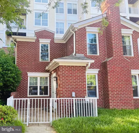 1641 International Dr #TH-24, Mclean, VA 22102
