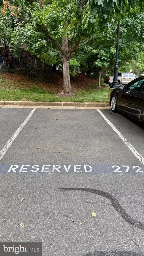 Exterior - 1641 International Dr #TH-24, Mclean, VA 22102 photo 3 of 5