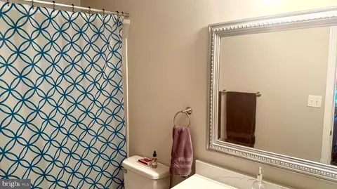 Bath - 1641 International Dr #TH-24, Mclean, VA 22102 photo 2 of 4