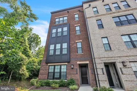 7555 Sawyer Farm Way #1102, Mclean, VA 22102