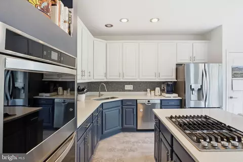 7333 Hampton Manor Pl, Springfield, VA 22150 photo 3