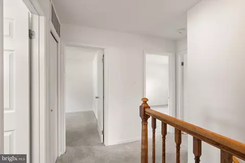 Entry Way - 8902 Huxley Ct, Springfield, VA 22153 photo 6 of 10