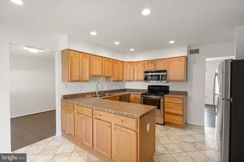 Kitchen - 8902 Huxley Ct, Springfield, VA 22153 photo 4 of 7