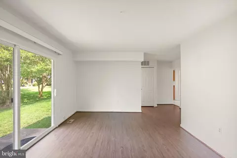 Living - 8902 Huxley Ct, Springfield, VA 22153 photo 7 of 12