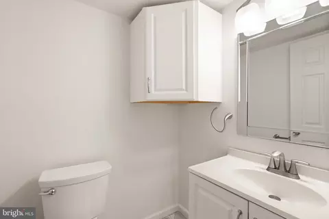 Bath - 8902 Huxley Ct, Springfield, VA 22153 photo 3 of 3