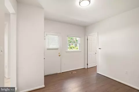 Entry Way - 8902 Huxley Ct, Springfield, VA 22153 photo 5 of 10