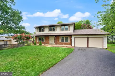 Exterior - 8902 Huxley Ct, Springfield, VA 22153 photo 5 of 14