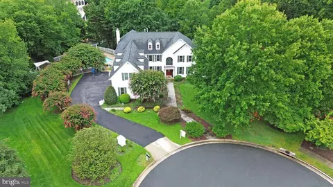 3408 Oakton Chase Ct, Herndon, VA 20171