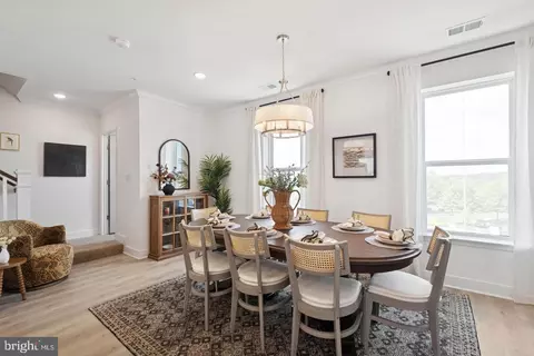 Dining - 14986 Deco Cir, Chantilly, VA 20151 photo 3 of 3