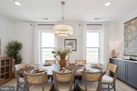 Dining - 14986 Deco Cir, Chantilly, VA 20151 photo 2 of 3