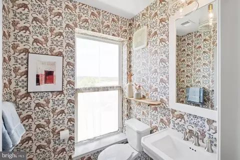 Bath - 14986 Deco Cir, Chantilly, VA 20151 photo 1 of 5