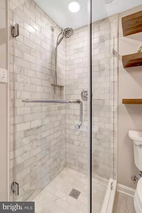 Bath - 8622 Kenilworth Dr, Springfield, VA 22151 photo 4 of 4