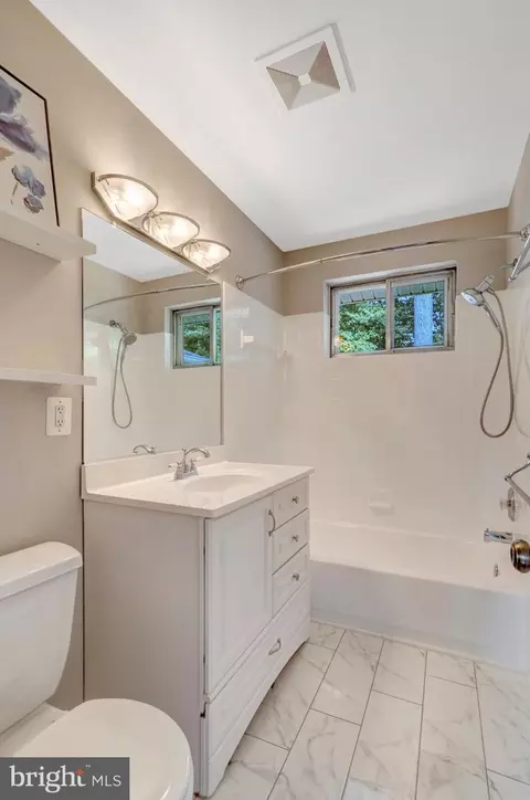 Bath - 8622 Kenilworth Dr, Springfield, VA 22151 photo 1 of 4