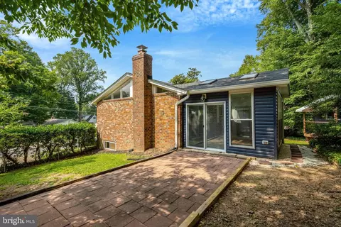 Exterior - 8622 Kenilworth Dr, Springfield, VA 22151 photo 4 of 9