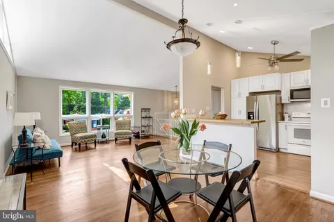 Dining - 8622 Kenilworth Dr, Springfield, VA 22151 photo 3 of 3
