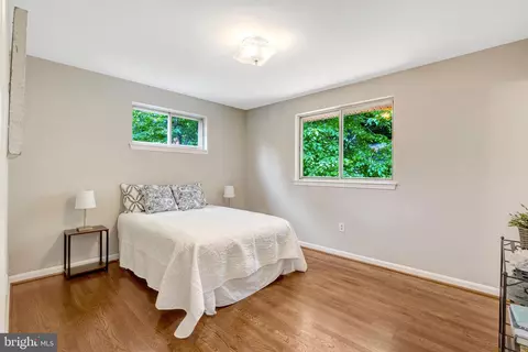 Bedroom - 8622 Kenilworth Dr, Springfield, VA 22151 photo 5 of 8