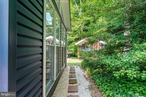 Exterior - 8622 Kenilworth Dr, Springfield, VA 22151 photo 6 of 9