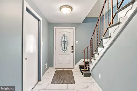 Entry Way - 7113 Galgate, Springfield, VA 22152 photo 1 of 2