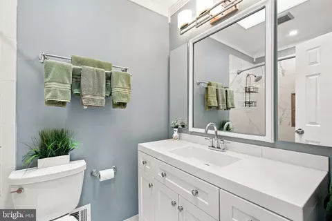 Bath - 7113 Galgate, Springfield, VA 22152 photo 5 of 7