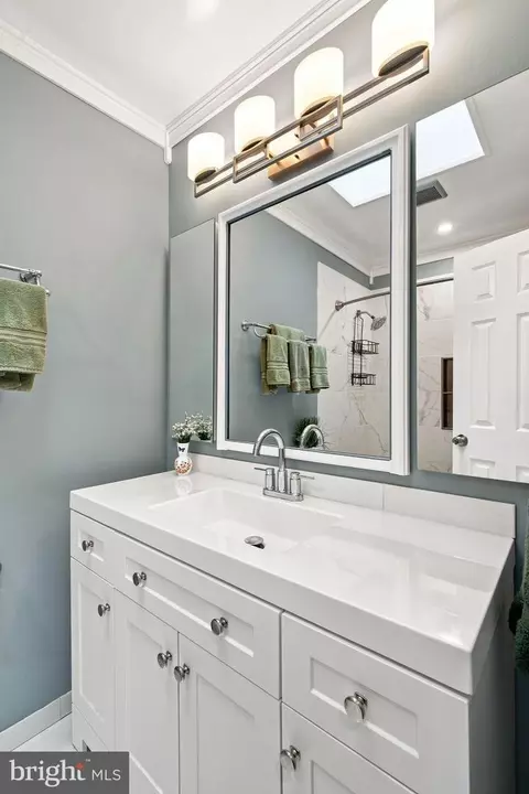 Bath - 7113 Galgate, Springfield, VA 22152 photo 6 of 7