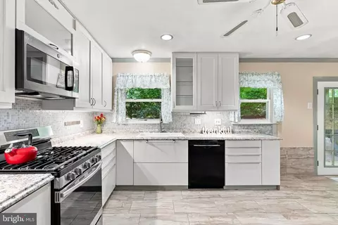 Kitchen - 7113 Galgate, Springfield, VA 22152 photo 5 of 6