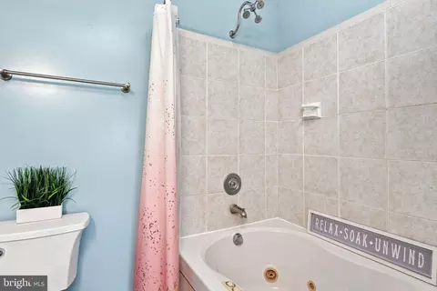 Bath - 7113 Galgate, Springfield, VA 22152 photo 4 of 7