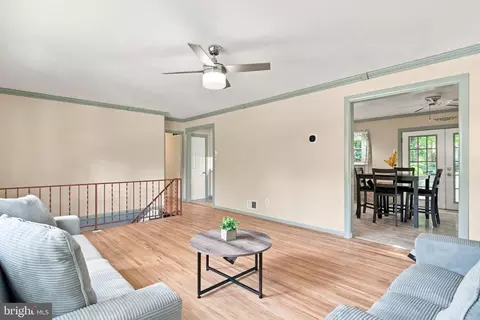 Living - 7113 Galgate, Springfield, VA 22152 photo 5 of 6