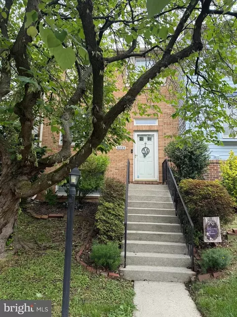 6033 Hydrangea Dr, Alexandria, VA 22310