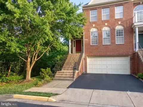 13222 Goose Pond Ln, Fairfax, VA 22033