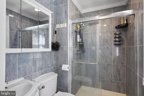 Bath - 7805 Richfield Rd, Springfield, VA 22153 photo 1 of 2