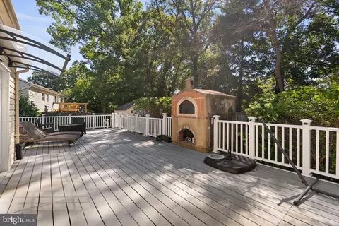 Exterior - 7805 Richfield Rd, Springfield, VA 22153 photo 3 of 6