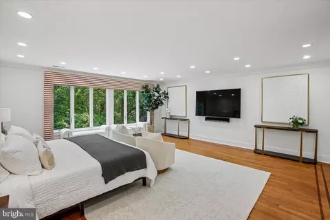 Bedroom - 700 Belgrove Rd, Mclean, VA 22101 photo 1 of 9