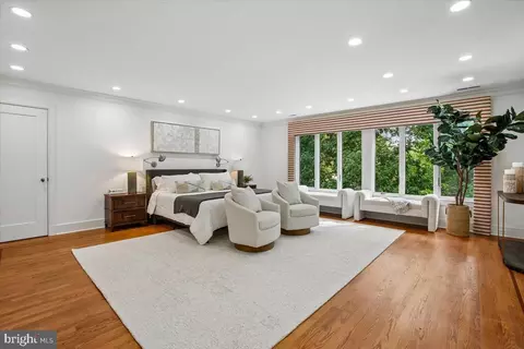 Bedroom - 700 Belgrove Rd, Mclean, VA 22101 photo 3 of 9