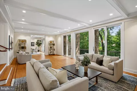 Living - 700 Belgrove Rd, Mclean, VA 22101 photo 1 of 6